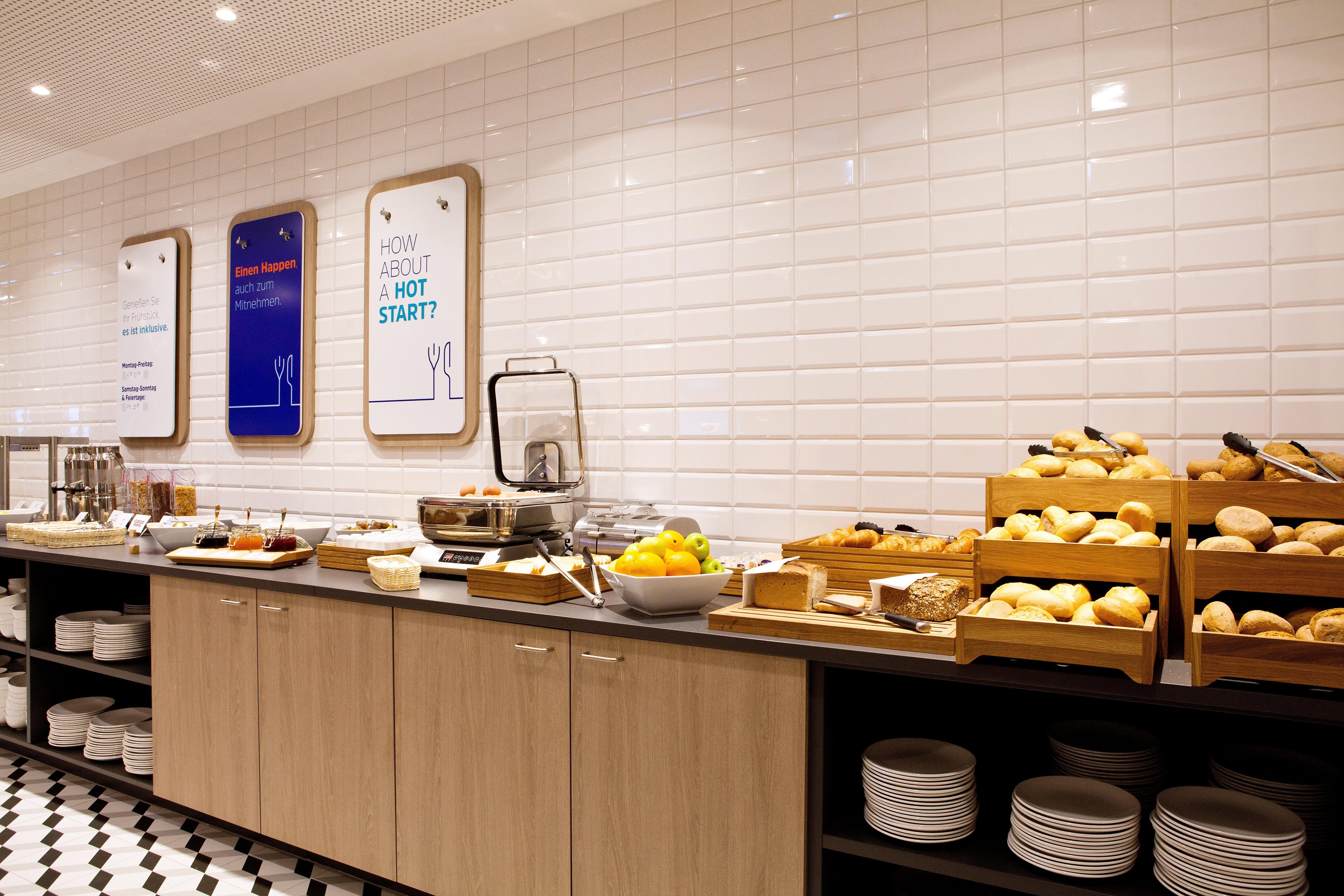 Holiday Inn Express - Ringsheim By Ihg Exteriör bild